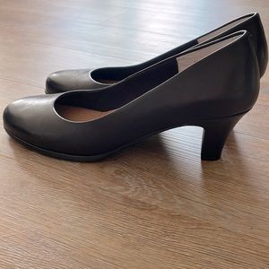 New Ros Hommerson black pumps